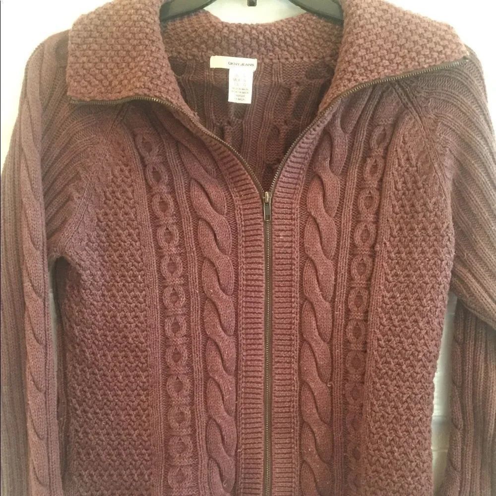 DKNYโSweaterโ